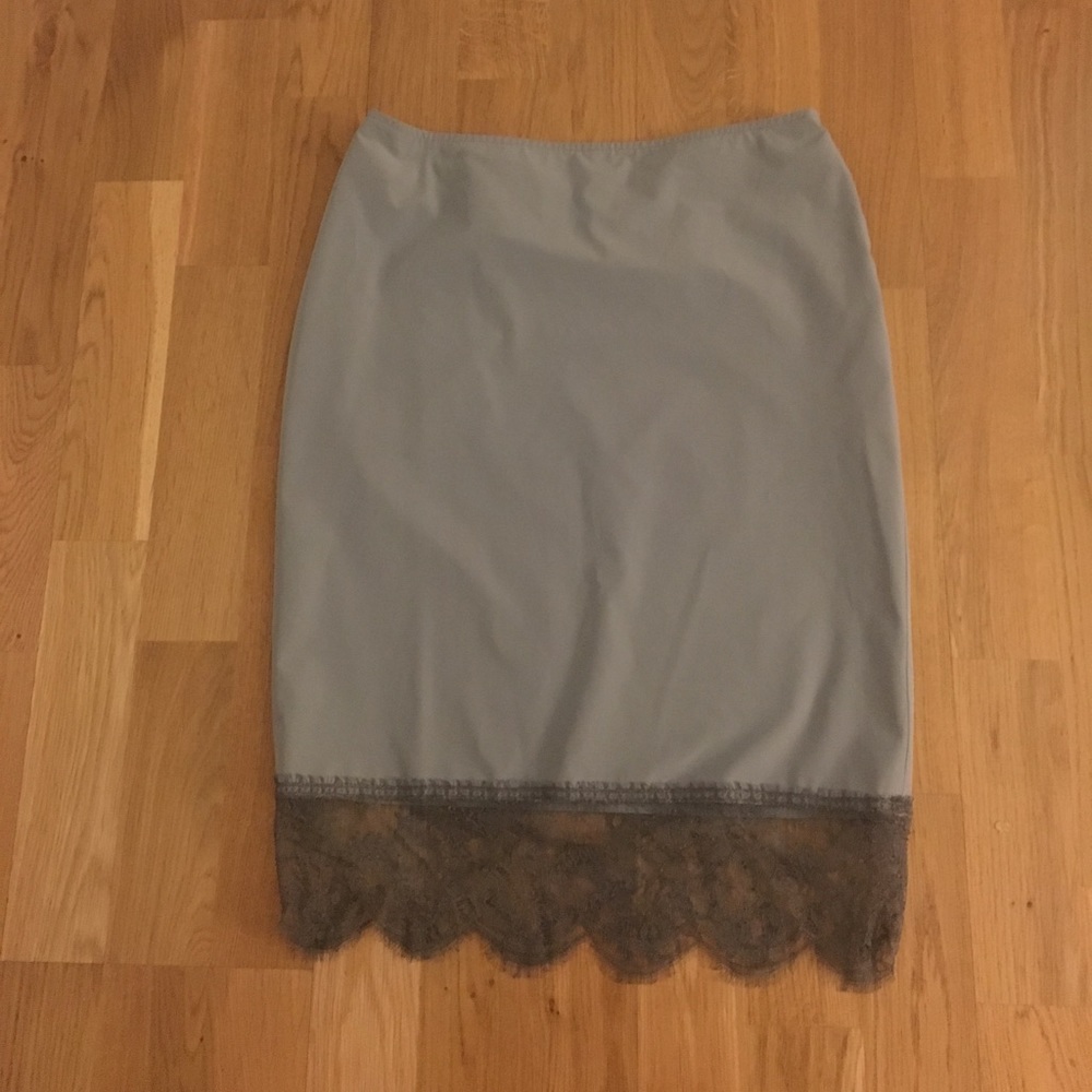 Club Monaco skirt with lace trim